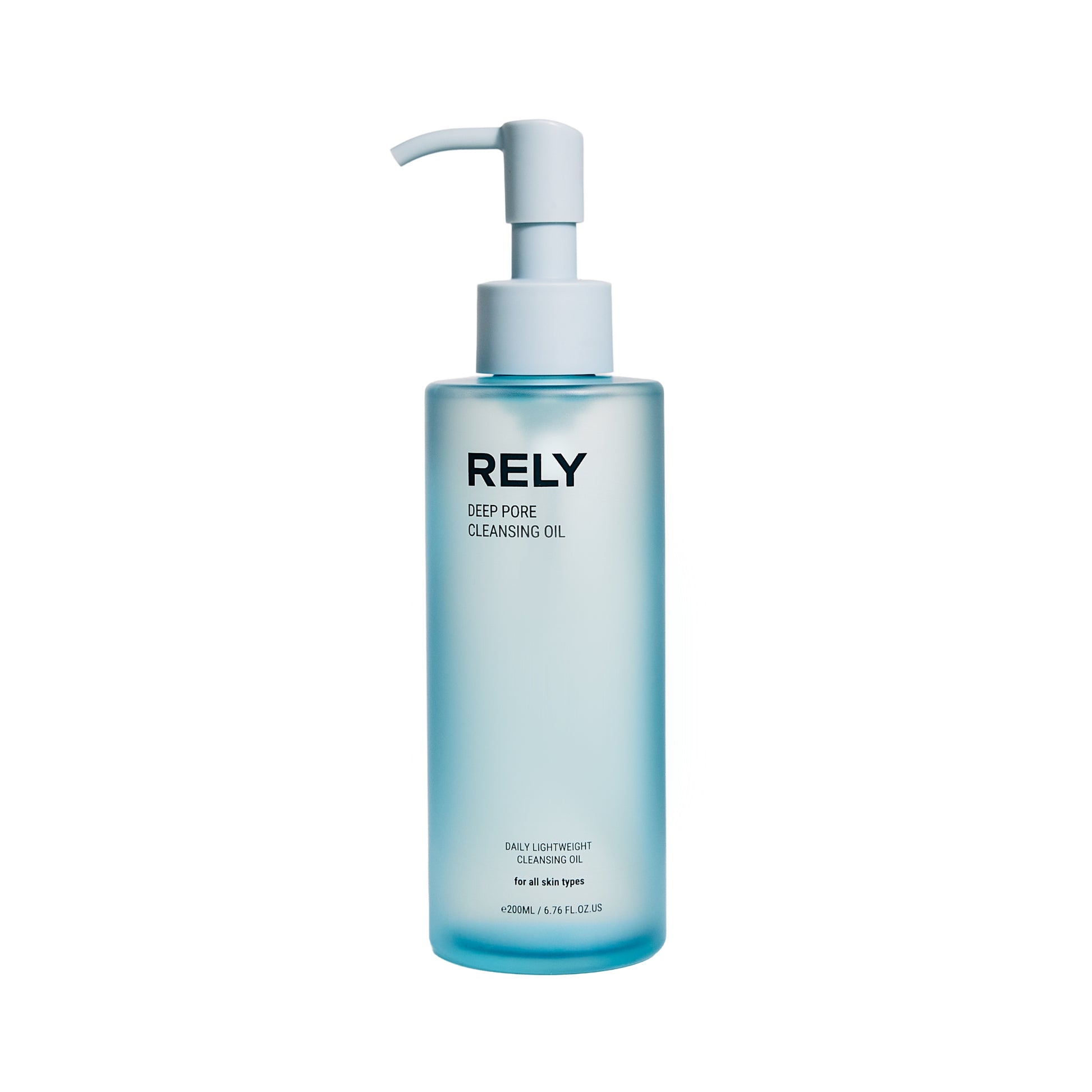 RELY Deep Pore Cleansing Oil 200 ml er en ultralett oljerens som effektivt løser opp sminke solkrem talg og smuss dypt i porene uten å forstyrre hudens naturlige balanse formulert med milde ingredienser som capric caprylic triglyceride soybean oil og rose canina seed oil passer alle hudtyper og er trygg for gravide og ammende.